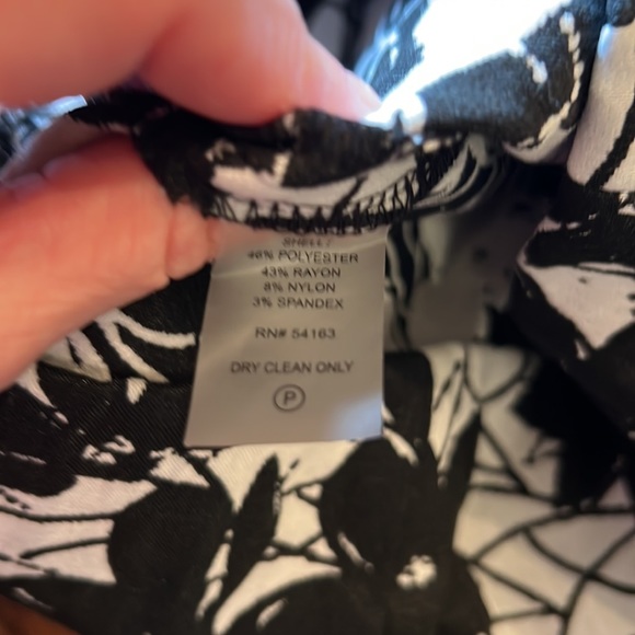 CALVIN KLEIN FLORAL DRESS - Picture 6 of 6